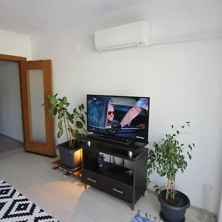 Geni - Center Of Close To The Fast Wi-fi Netflix Apartment *